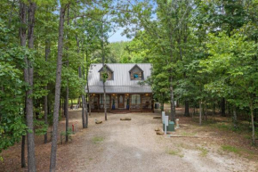 Squatch Watch Lodge cabin